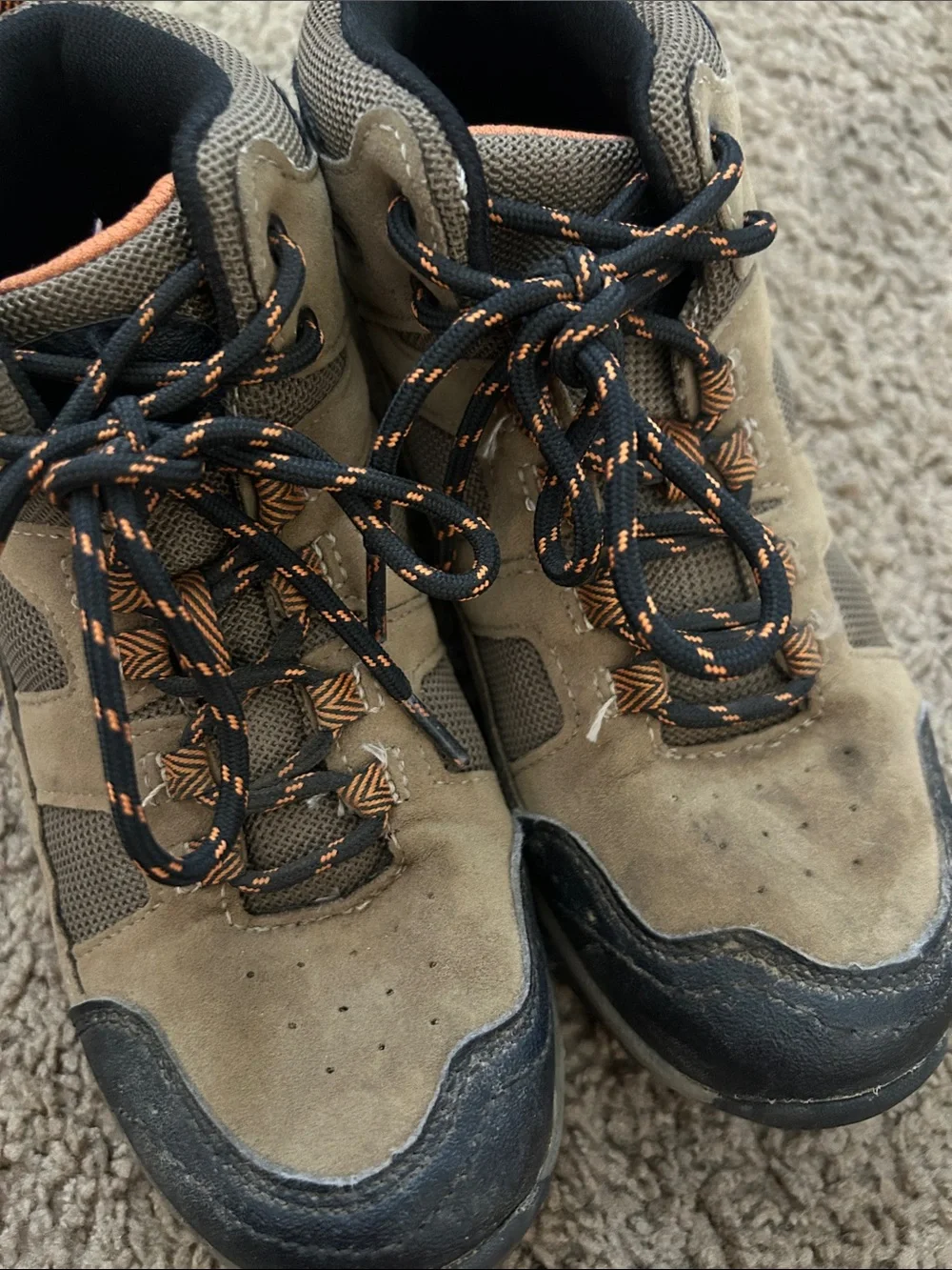 Boys Size 3 Brown Outdoor Hiking Shoes - Durable Trail Sneakers